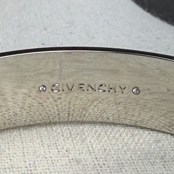 Givenchy Womens Openwork Oval Glass Crystal Silver Tone Bangle Bracelet - Picture 7 of 11